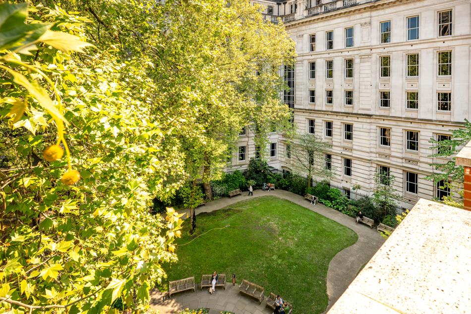 1 bed property in Little Britain, London